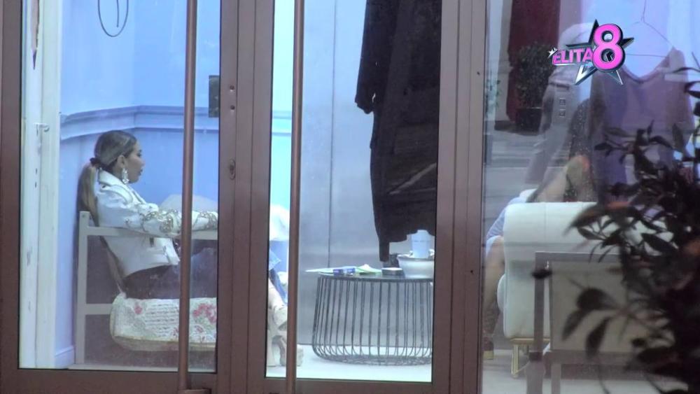 UTONULA U OČAJ: Aneli roni gorke suze nakon svađe sa Lukom, isplakala NIJGARINE VODOPADE! (VIDEO)