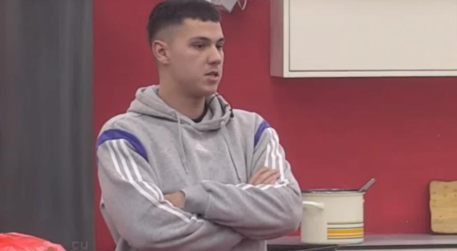 EVO KOLIKI JE HONORAR JOVANA PEJIĆA PEJE Javno otkrio cifru, pa pozdravio mamu i tatu!