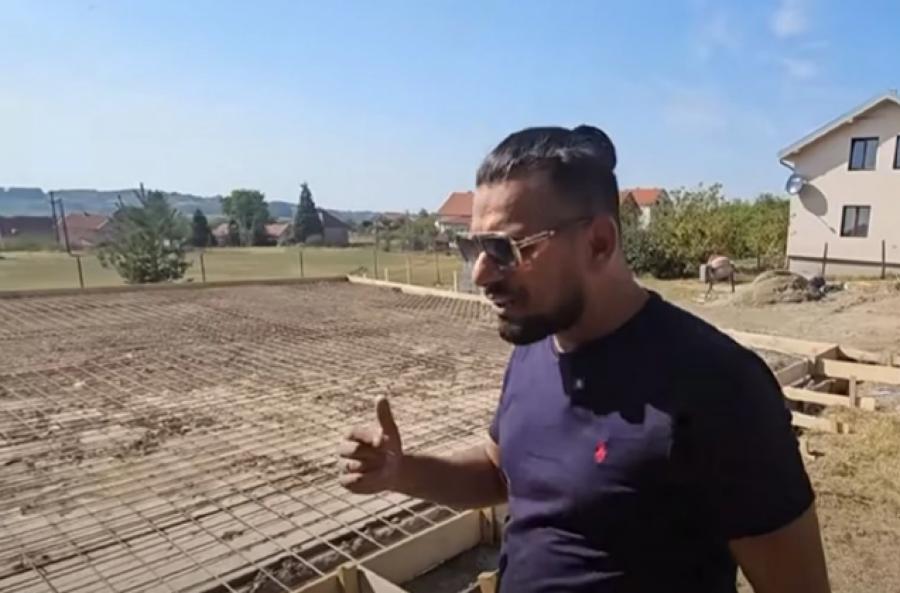 "NJOJ JE OSTAO PLAC..." Bora Santana o podeli imovine nakon razvoda od bivše supruge