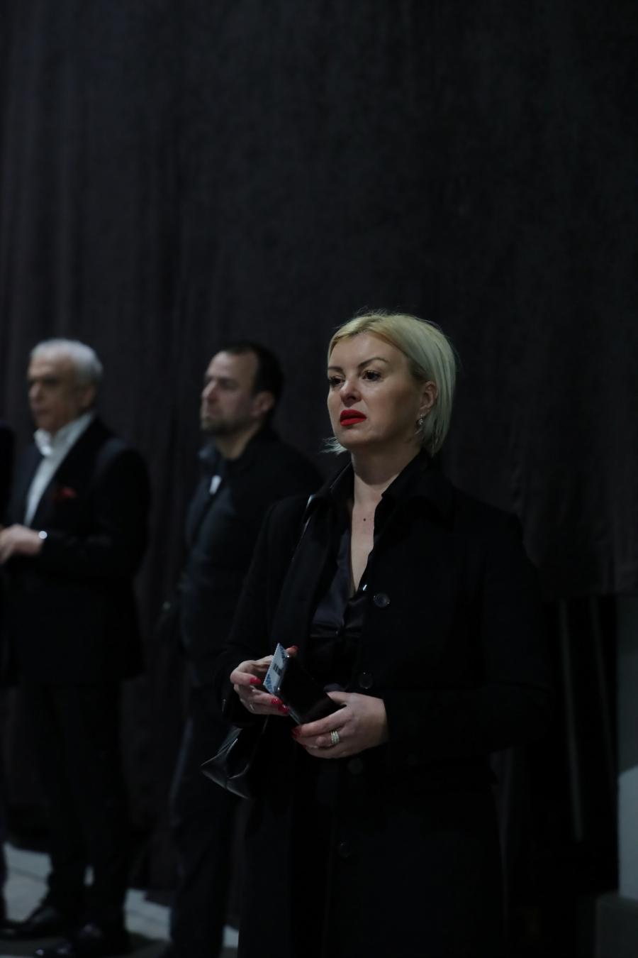 "NE ZNAM ŠTA MOŽE DA MI SE DESI" Naša pevačica (51) napisala testament, evo kome je sve ostavila, deca nisu ništa znala