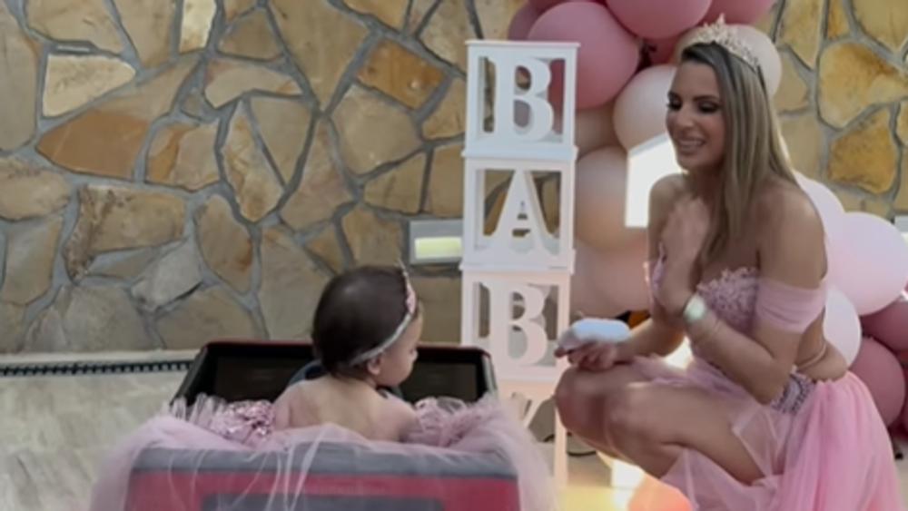 Bivša Zadrugarka iznenadila poklonom za ćerkin prvi rođendan: "Tata joj je kupio vilu,a ja apartman"