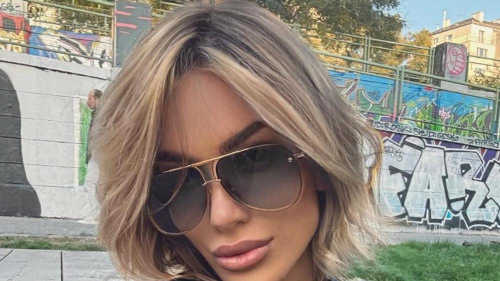 ALEKSANDRA NIKOLIĆ U ŠETNJI SA VERENIKOM Drže se za ruke u Kanu, ona sija od sreće: "Definitivno najlepši grad koji sam posetila"