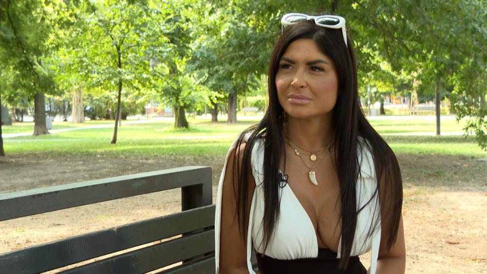 "ANĐELA ĐURIČIĆ JE KRIŠOM PLAKALA SVAKI DAN" Jelena Ilić iskreno o Gastozu i tajnama iz rijalitija: Pomenula i odlazak u Ameriku, a ovo je istina o njenim operacijama (VIDEO)