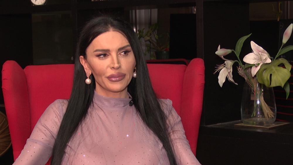 Ovo je ćerka Elektre Elit koja STUDIRA MEDICINU Svi kažu da je lepa kao lutka