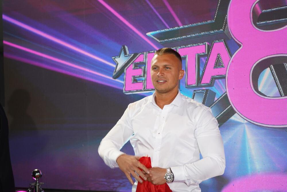 Večiti neženja staje na ludi kamen? Stefan Karić otkrio termin venčanja, ovaj dan nestpljivo čeka