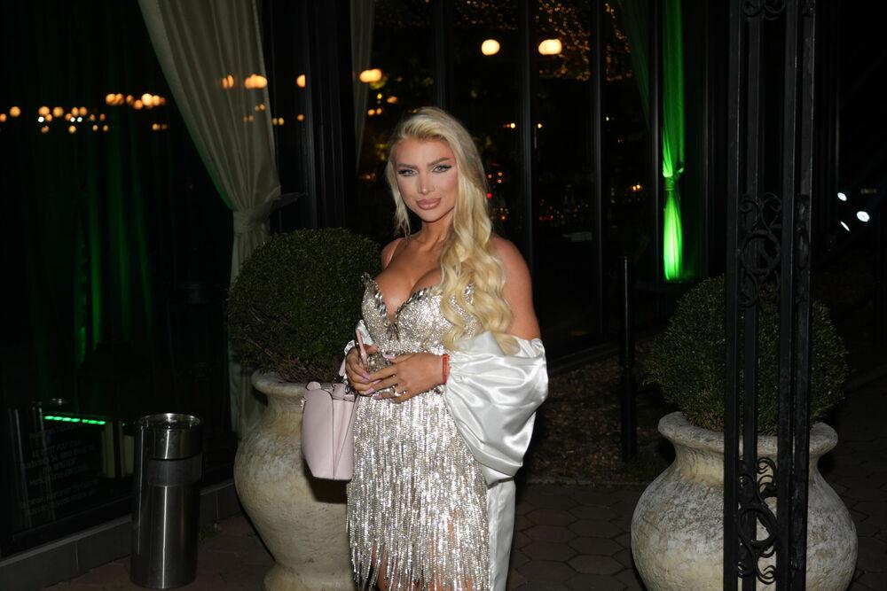 PROVOKATIVAN BELI BIKINI NAŠE VODITELJKE Pokazala vrele atribute, pokazala zašto je jedna od najatraktivnijih! FOTO