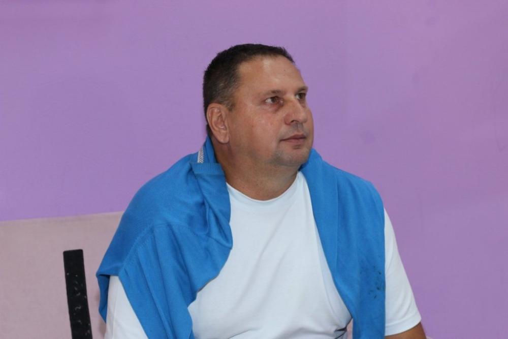 Haos u Šimanovcima: Bivša rijaliti učesnica davila oca Maje Marinković (VIDEO)