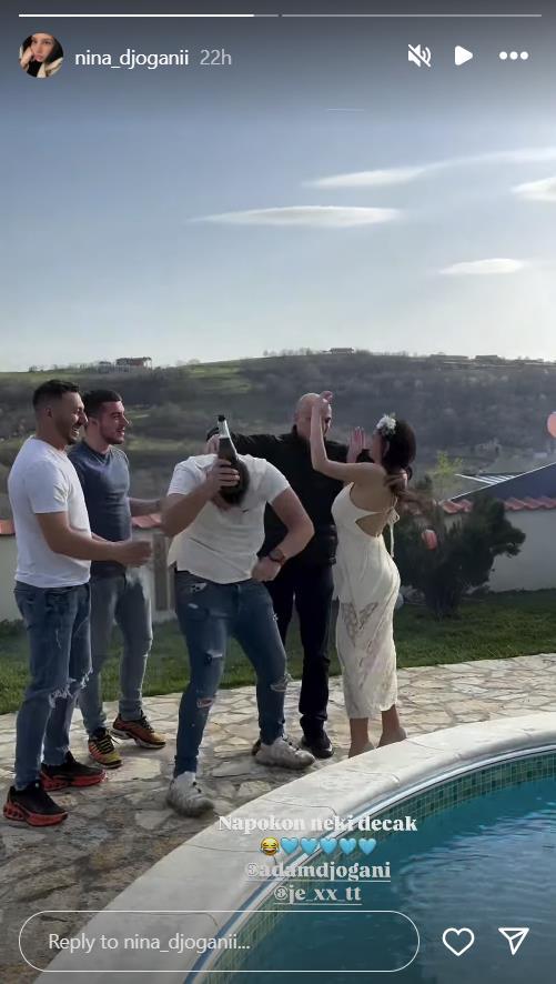OŽENIO SE ADAM ĐOGANI! PRVE FOTOGRAFIJE SA VENČANJA: Trudna mlada blista u belom, a evo kako je on izgledao! (FOTO)