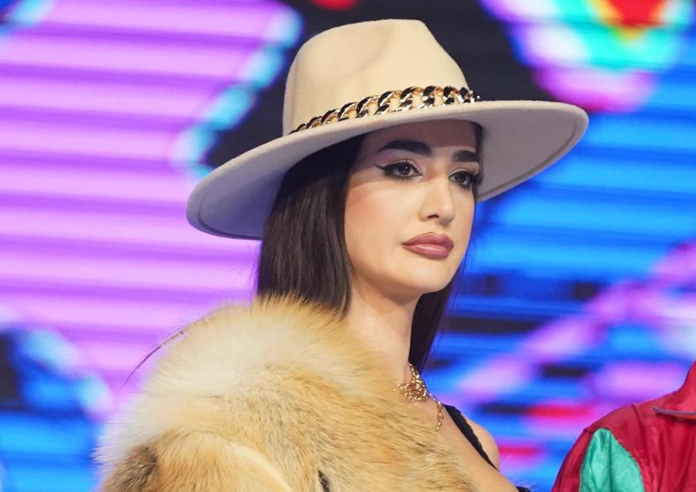 ANĐELA ĐURIČIĆ TVRDI DA JE PRIRODNA LEPOTICA, A OVE FOTKE GOVORI SUPROTNO! Evo kako je izgledala pre svih korekcija (GALERIJA)