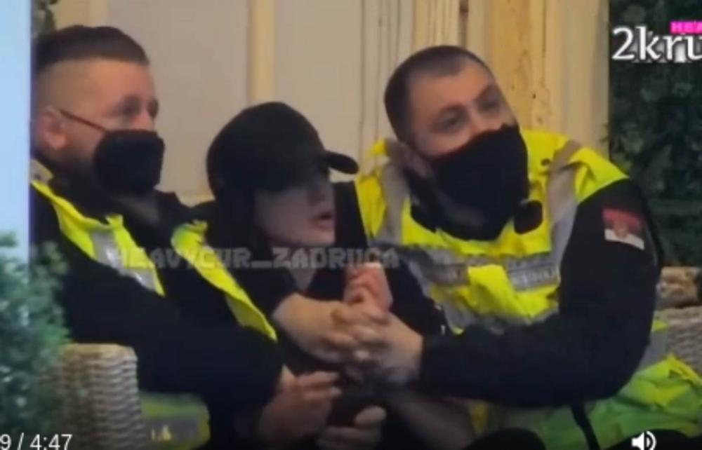 Gde je danas najskandaloznija rijaliti učesnica u Srbiji ikada? Razvela pevača, tukla ljude, pravila užasan haos