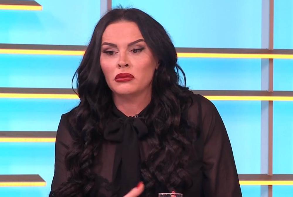 Specijalci upali u stan Elektre Elit u 6 ujutru: Oglasio se advokat transrodne pevačice, uzeli joj 4 "roleksa"