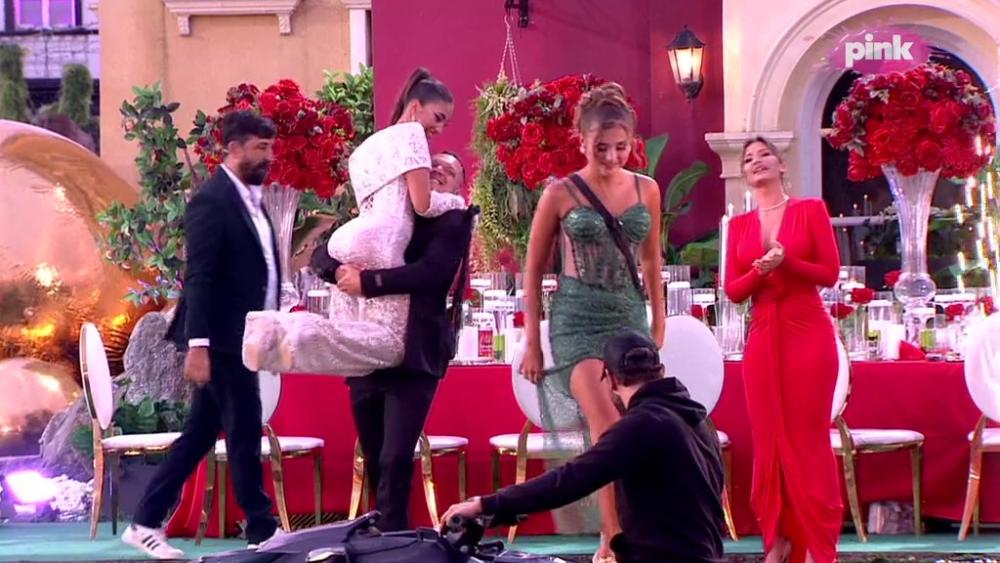 ANĐELA I GASTOZ SE BORE ZA 100.000 EVRA: Sofi zauzela trće mesto u Eliti 8, bivši par u trci za KRUNU! (VIDEO)