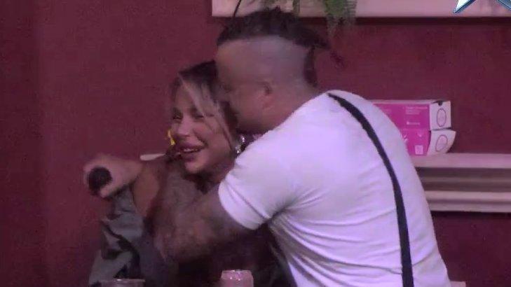 SEVAJU VARNICE PO KAZINU! Terza prišao Sofiji, pa joj posvetio OVE stihove (VIDEO)