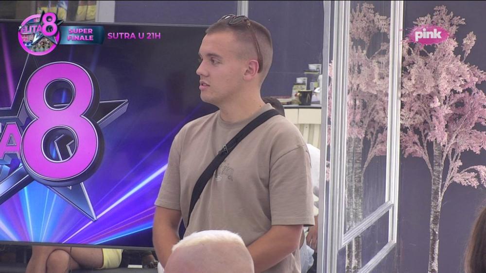 TATA ME NIKADA NE HVALI! Dača se osvrnuo na reči koje mu je uputio otac, pa izrazio sumnju da se baba razočarala u njega! (VIDEO)