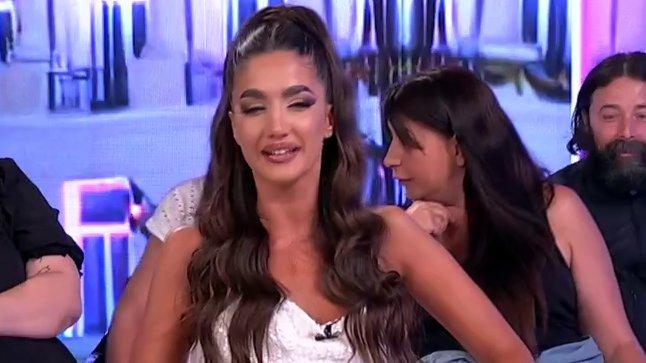 On je bruka Beograda: Gledateljka nahvalila Anđelu, njoj ego raste poput kvasca, pa urnisala Pavla: Dosadan je, bilo nam je MUKA od njegovog imena (VIDEO)