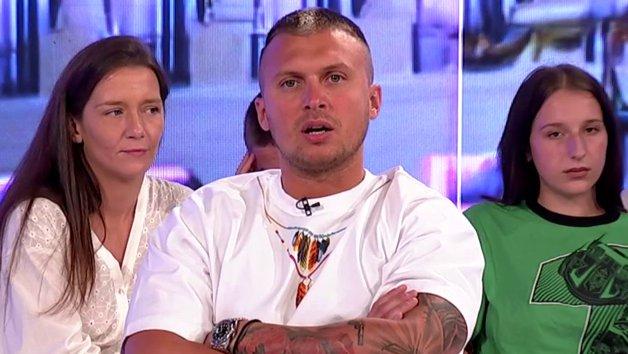 ŠOK! Gledateljka detaljno izanalizirala Karića, anketom došla do OVOG ZAKLJUČKA! (VIDEO)