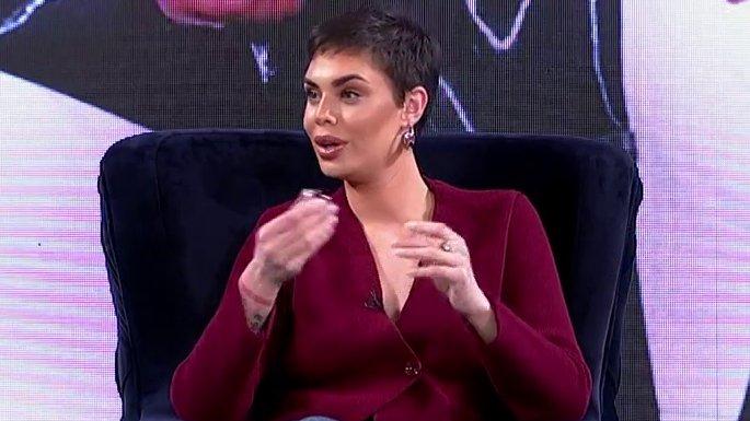 MINA VRBAŠKI NASTAVILA HODOČAŠĆE, A ONDA USLEDIO JEZIVI TRENUTAK! Ovome se nikako nije nadala: Strašno je... (FOTO)