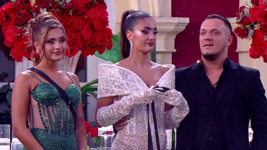 PINK.RS PAPARACO! Prva trojka Elite 8 ponovo na okupu: Anđela dovezla Gastoza na prvi susret sa Sofi, ništa ne prepušta slučaju (VIDEO)