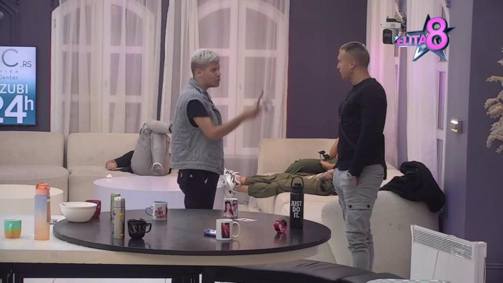PLJUŠTE UVREDE! Stefan Karić brutalno izvređao Uroša, lete tužbe na sve strane!  (VIDEO)