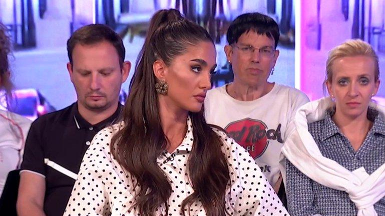 Bog joj je dao lepotu, a uterao zlo: Gledateljka posavetovala Anđelu da potraži pomoć pod Ostrogom, pa žestoko oplela po njoj! (VIDEO)