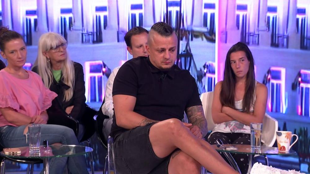 Uzeo si plastiku, a ostavio lepoticu: Gledateljka javno isponižvala Sofiju Janićijević, pa poželela pomirenje Milice i Terze, a evo čiju stranu je on zauzeo (VIDEO)