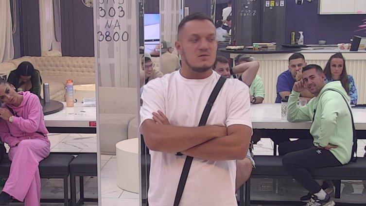 Prevrnuo mi se želudac kad sam video... Gastoz progovorio o odnosu Anđele Đuričić i Zvezdana Slavnića, pa proglasio njenom TRAGEDIJOM! (VIDEO)