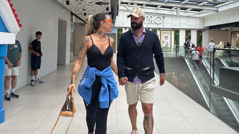 PINK.RS PAPARACO! Aneli i Luka uhvaćeni u Sarajevu, evo kako tamo provode vreme zajedno nakon što je on upoznao njenu ćerku Noru (FOTO)