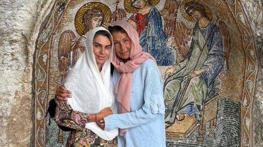 Mina i Ivana Vrbaški stigle do Ostroga: Nakom 15 dana hodočašća objavile sliku iz manastira (FOTO)