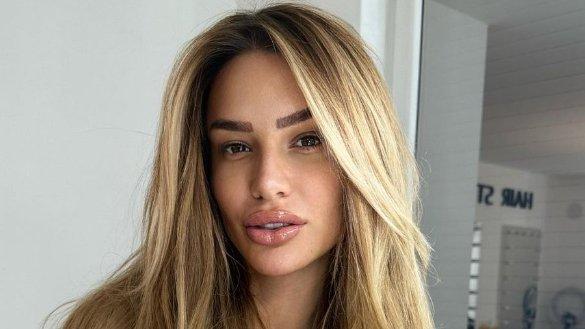 ALEKSANDRA NIKOLIĆ PUNI BATERIJE PRED ELITU 9! Uživa sa novim verenikom na plaži u Francuskoj i izgleda nikad bolje (FOTO)