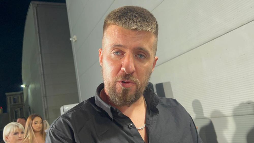 TI SI JEDAN MALI PROVOKATOR: Korda žestoko izvređao Uroša Stanića, nastao sveopšti haos u Šimanovcima! Ovo ni pas s maslom ne bi pojeo (VIDEO)
