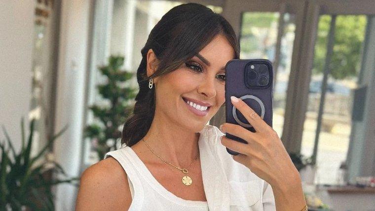 DRAGANA MIĆALOVIĆ SE ISPOVEDA MONAHINJI! Glumica u manastiru Svetog Vasilija Ostroškog SPUSTILA GLAVU NA RAME časnoj sestri: Okrenula se Bogu (FOTO)