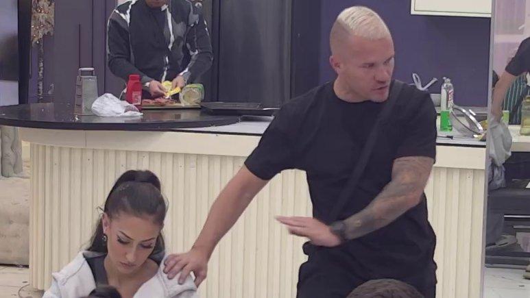 Boli me samo što nisam...Munjez na ivici suza priznao kojim potezom ga je Stefani dotukla, ovo joj nikad neće oprostiti! (VIDEO)