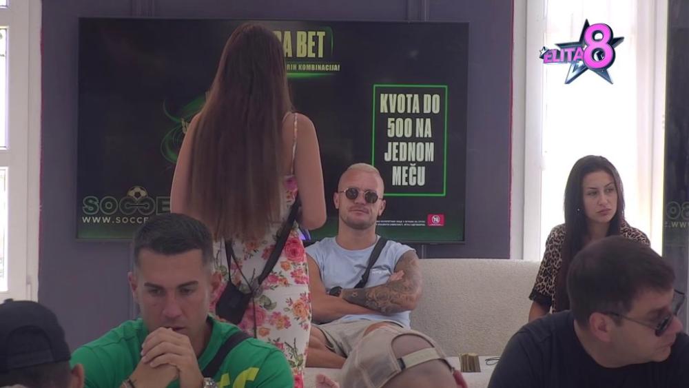 Od svojih jeb*čina plaćaš stan, ne ja: Teodora pecnula Munju i sasula mu istinu u lice, on skočio kao oparen i divljački je izvređao (VIDEO)