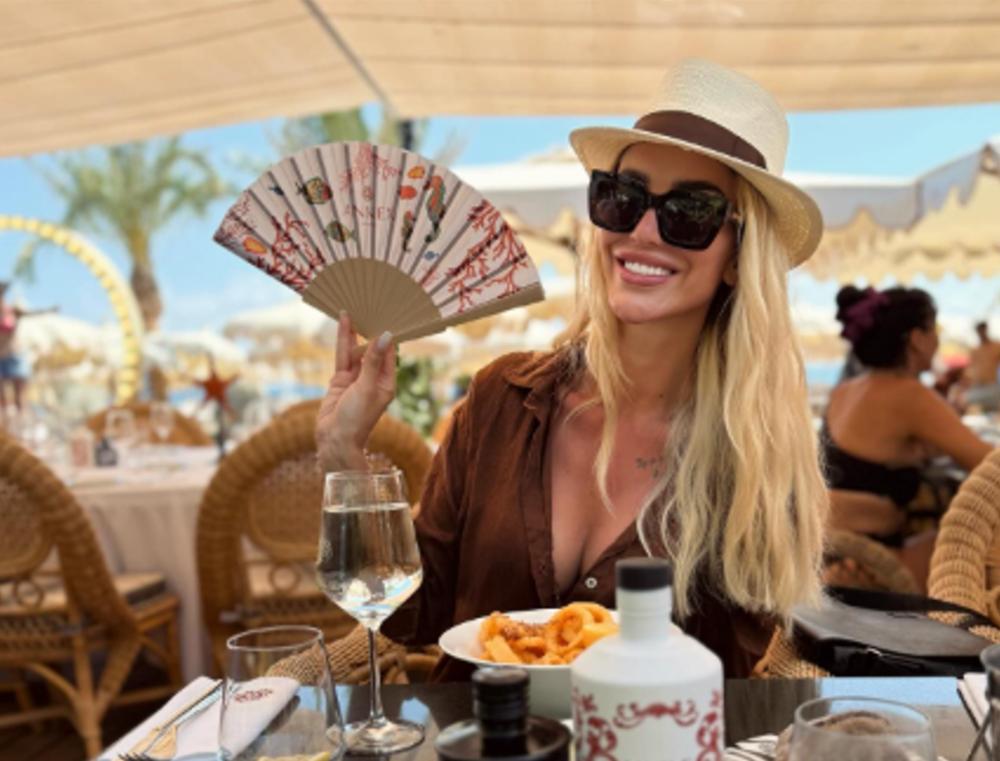 Razgaćila se nasred restorana: Aleksandra Nikolić je nakon crvenog tepiha u Kanu snimljena u izazovnom izdanju