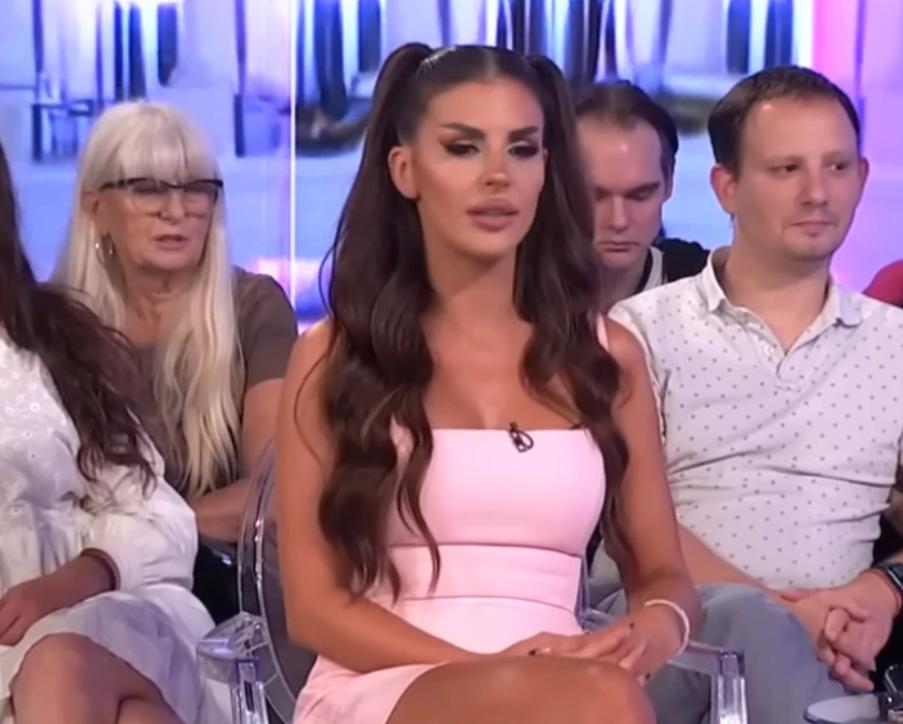 ENA ŽESTOKO UDARILA NA PEJU, IZRAZILA SUMNJU DA SE MUVA SA ANĐELOM ĐURIČIĆ, PA SPOMENULA I GASTOZA: "Sam se pozvao kod njega"