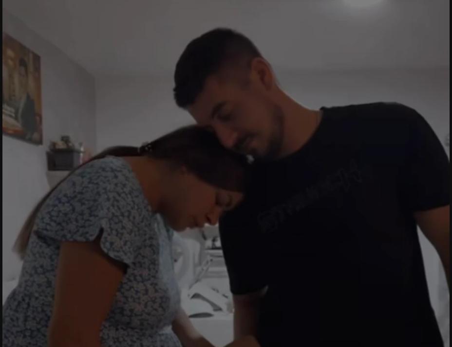 BIVŠA ZADRUGARKA RODILA ČETVRTO DETE - Maloj naslednici dali IME sa jakom simbolikom!