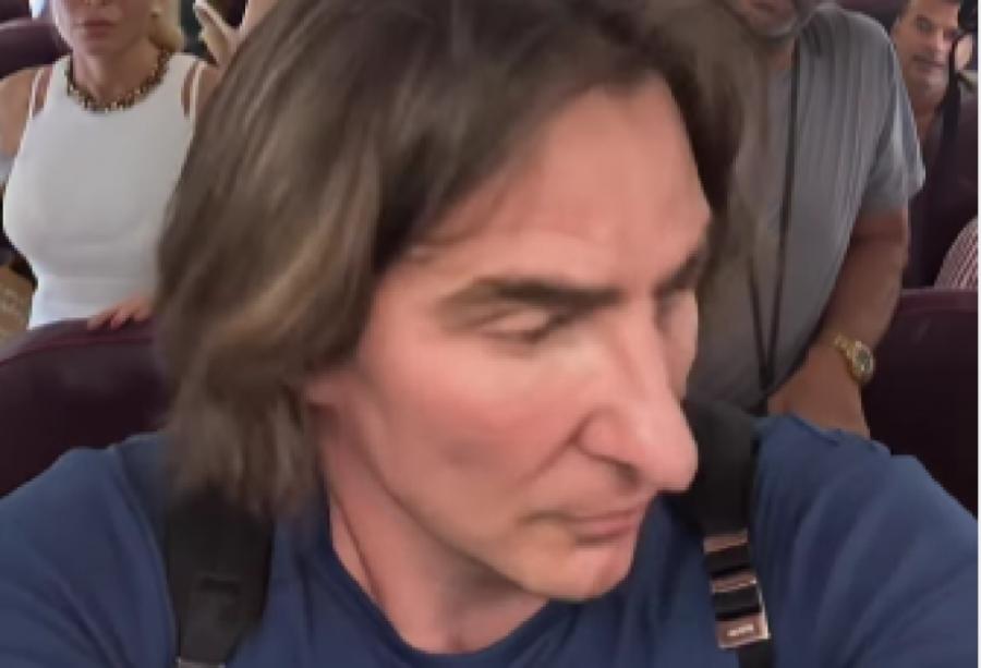 "ĆERKA MI JE REKLA DA SAM OBOLEO I POSLALA ME U LAZU"! Procurio snimak iz privatnog aviona Željka Mitrovića! (VIDEO)