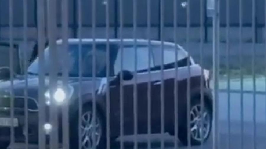 ŠTA SE DESILO GASTOZU NAKON ŽURKE?! Pojavio se snimak sa KAMERE, uhvaćen na delu - evo sa kim je otišao kući! (VIDEO)