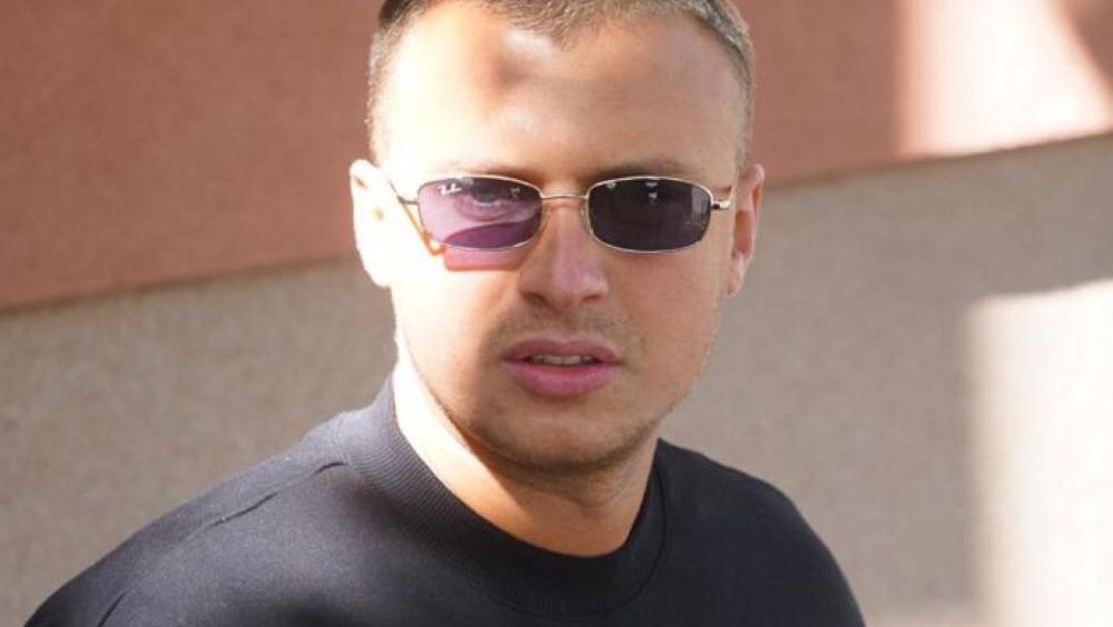 Pare tek legle, a on već šokira: Stefan Karić počeo da troši honorar iz "Elite"- priredio Osmanu iznenađenje vredno čitavo bogatstvo