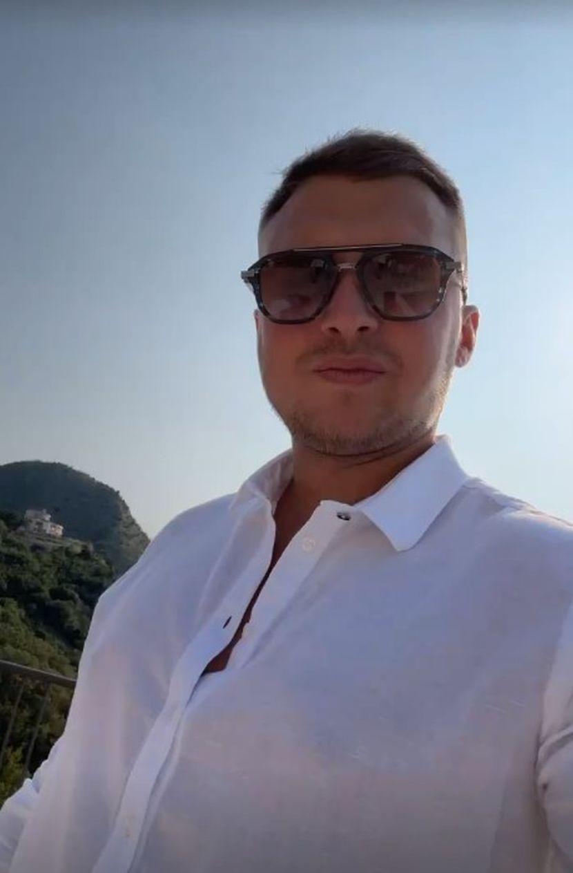Stefan Karić pod pratnjom policajca na granici: Pojavila se fotografija, evo šta se dešava