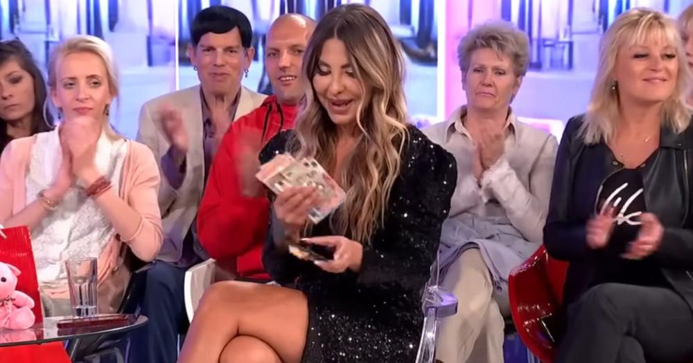 Aneli doživela šok u emisiji! Od fanova dobila ogroman novac, Luka zaplakao kao kiša: Nisu mogli da veruju