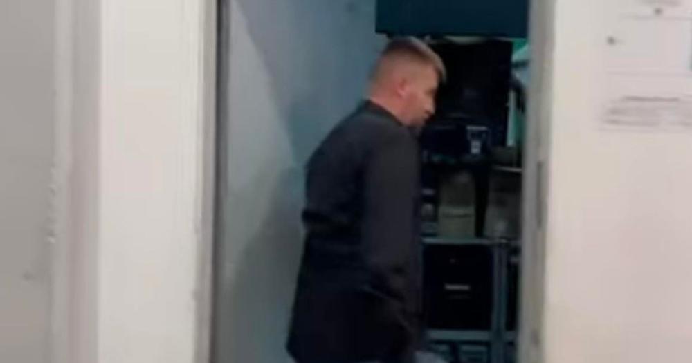 Izbio skandal, obezbeđenje ga izbacilo sa žurke Elite: Dobio zabranu prilaska?! Pojavio se snimak kako ga vode
