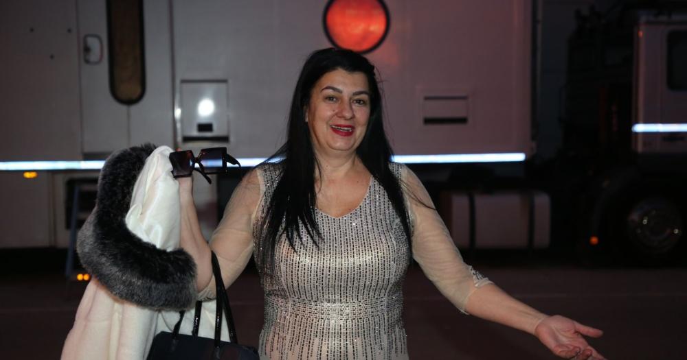 Skinula se Saška Karan: Bivša rijaliti učesnica se namunjila u sedmoj deceniji, poprsje samo što ne pukne