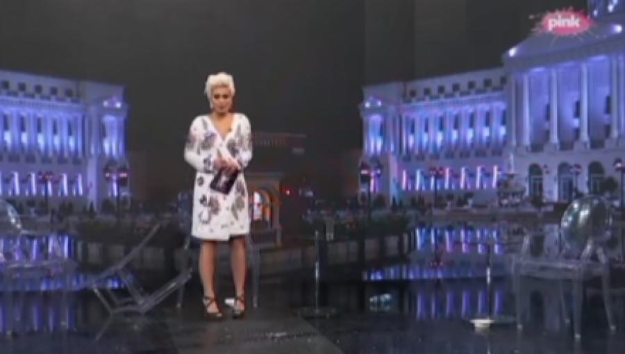 DEMOLIRAN STUDIO PINKA Rijaliti učesnici zaratili tokom užvo emisije, stolice lete na sve strane! (VIDEO)