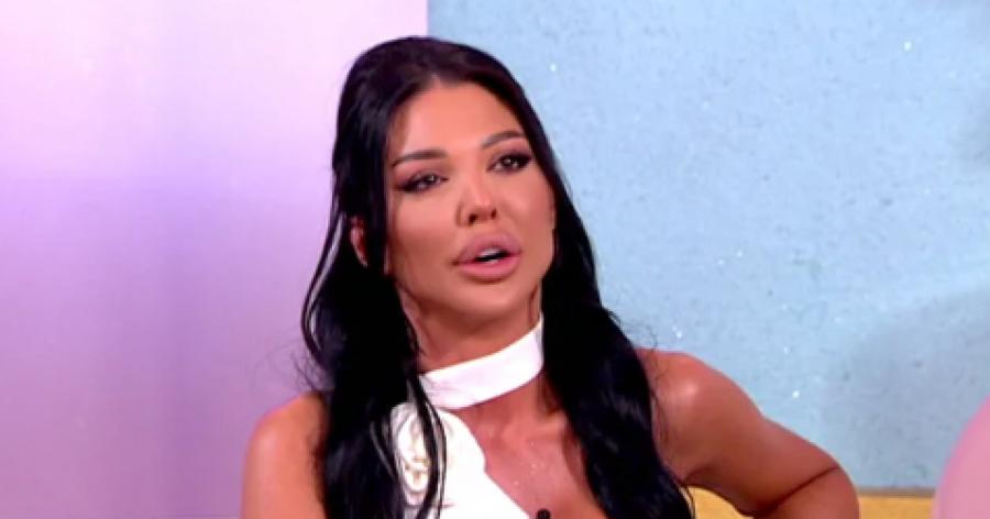 MAJA MARINKOVIĆ PRILIKOM SUSRETA SA KRISTIJANOM GOLUBOVIĆEM ZADOBILA TEŠEKE POVREDE Rijaliti učesnica u podlivima! (VIDEO)