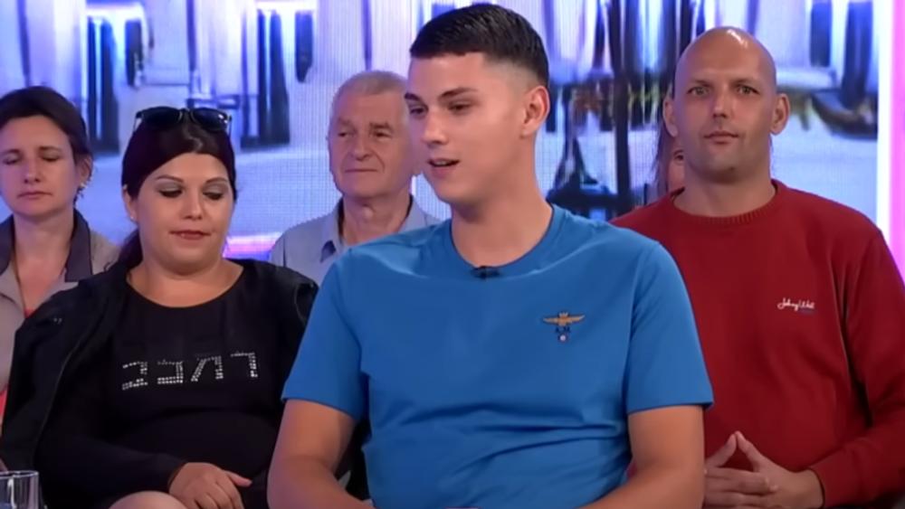 Peja zaboravio Enu: Baškari se u Budvi za sve pare
