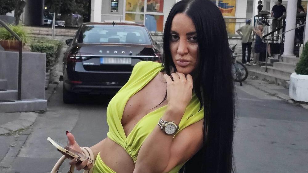 Slađa Lazić počinje da zarađuje na sajtu za odrasle: Objavila provokativnu sliku sa jahte