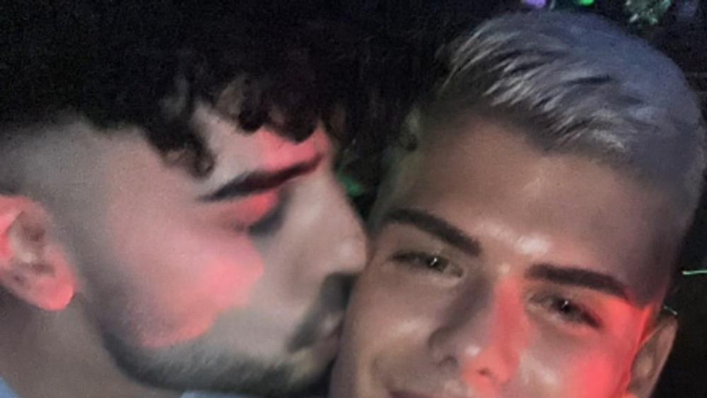 (FOTO) CRNA KOSA I PLAVE OČI Ovo je novi dečko Uroša Stanića koji je pun love: Ljubi ga pred svima