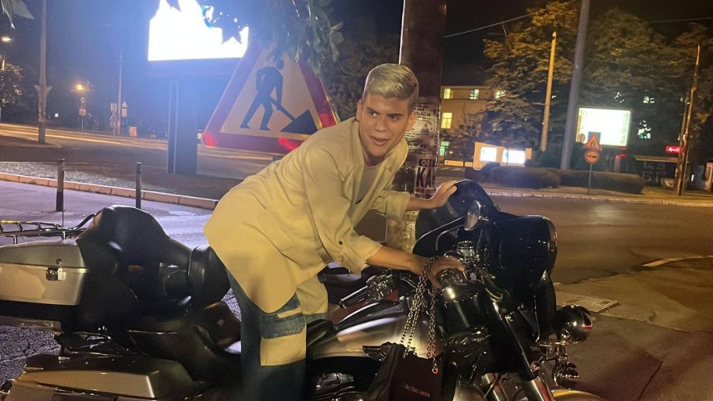 "JA SAM VEĆA ZVEZDA OD NJE" Uroš Stanić o odnosu sa Jelenom iz grupe Zana sa kojom je u srodstvu - evo šta kaže o Milici i Terzi: "Dao joj je 20.000 dinara, TEŠKO JOJ JE" (Video)