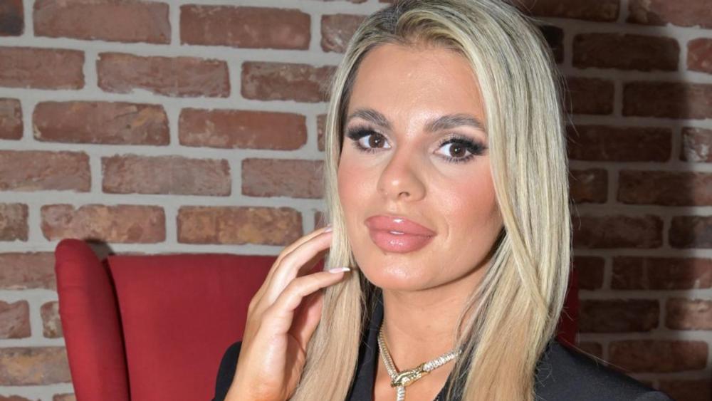Marijana Zonjić otišla u Dubai, pa pokazala bujne grudi: Evo gde uživa
